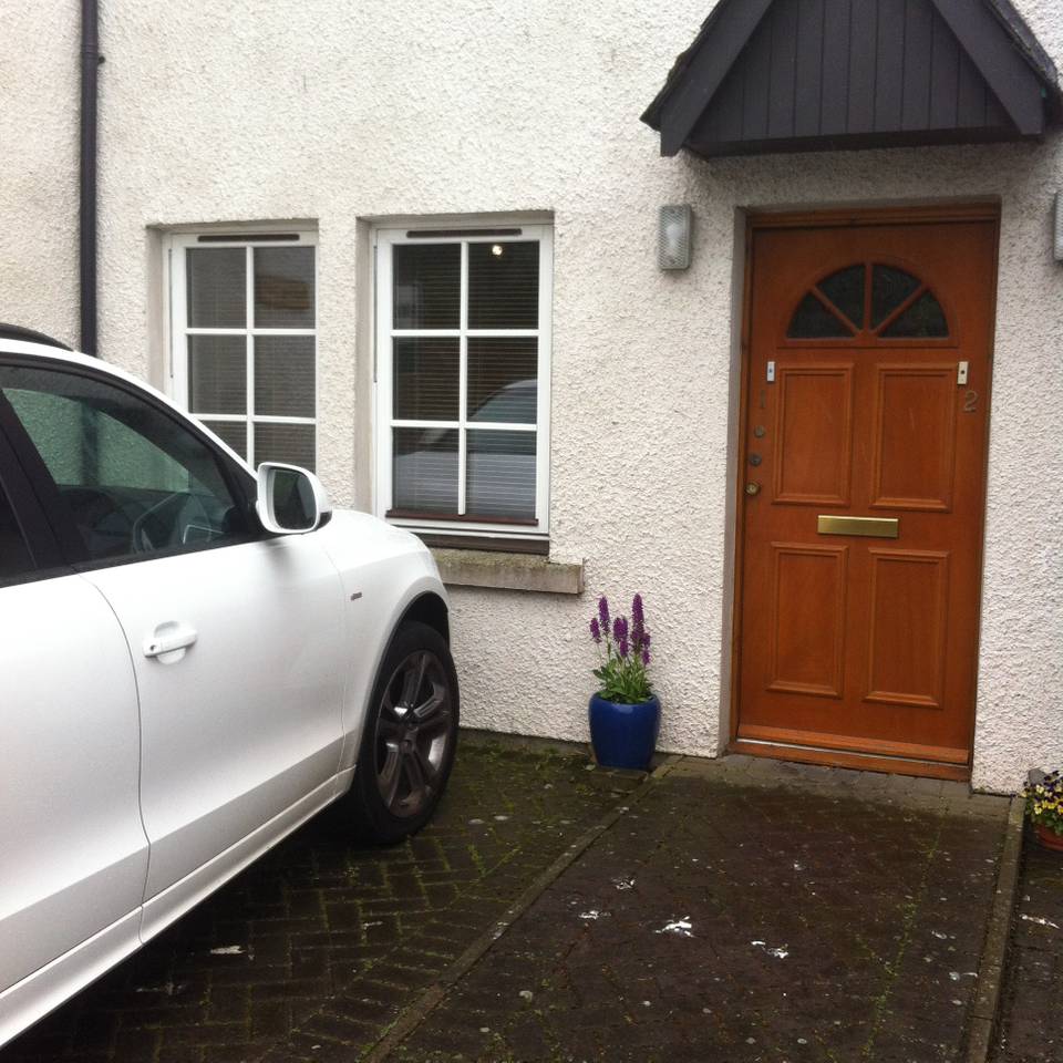 1 Dornoch Square East